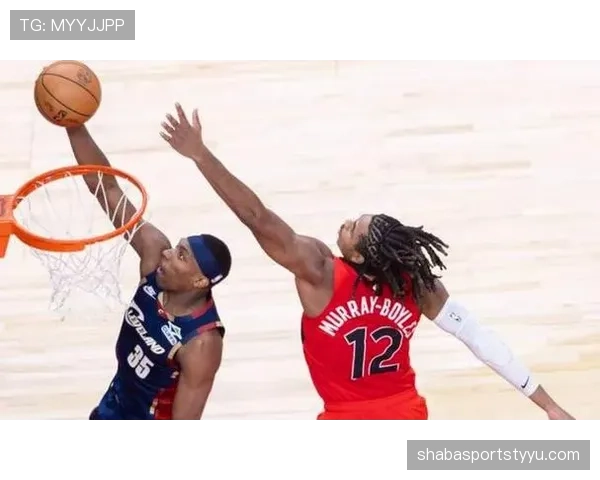 埃文·莫布里挡拆助攻增多 拉开内线威胁稳定球队攻防