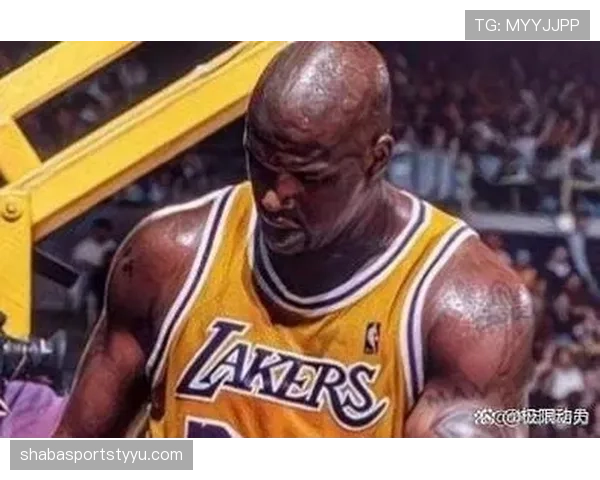 奥拉朱旺背身脚步提升篮下效率，胜过奥尼尔力量单打