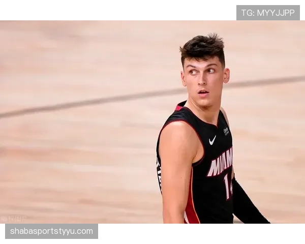 希罗较上季转为无球跑位与挡拆提高三分效率