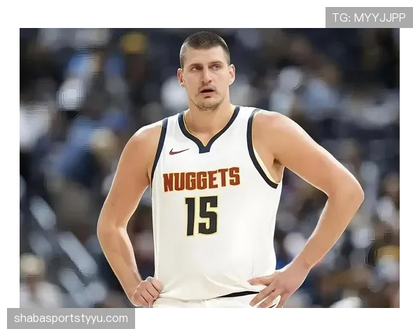 张伯伦内线单打主导与约基奇高位组织差异明显