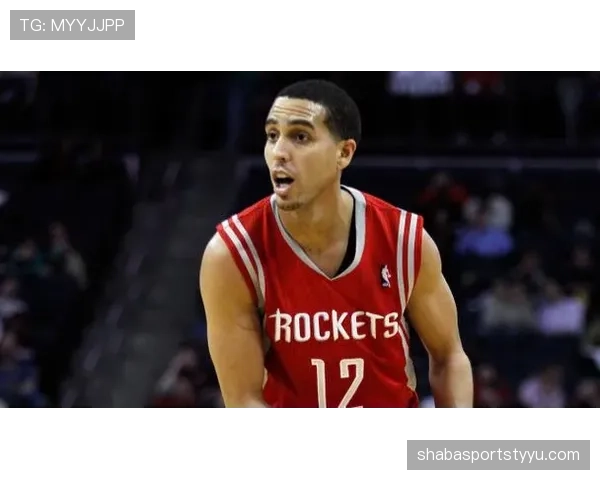 凯文·马丁利用无球跑动拉开空间 提升团队三分效率