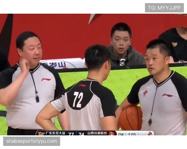 规则解析：篮球比赛中延误比赛违例的定义与具体判罚